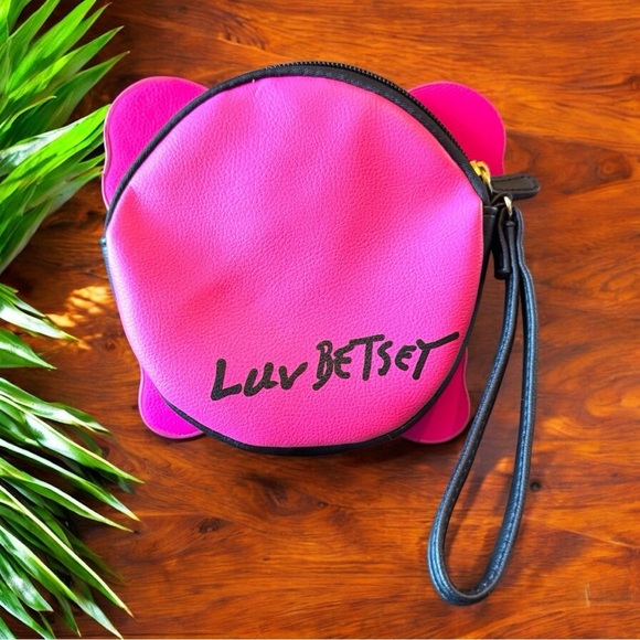 BETSEY JOHNSON Butterfly Wristlet - Pink & Rainbow Applique - Picture 2 of 10